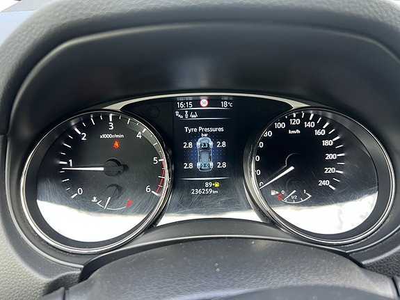 Nissan X-Trail 16 of 26