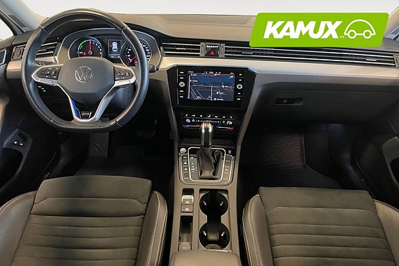 Volkswagen Passat 10 of 26