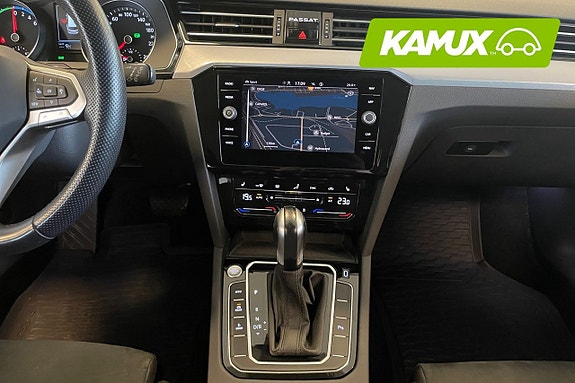 Volkswagen Passat 11 of 26