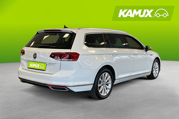 Volkswagen Passat 4 of 26