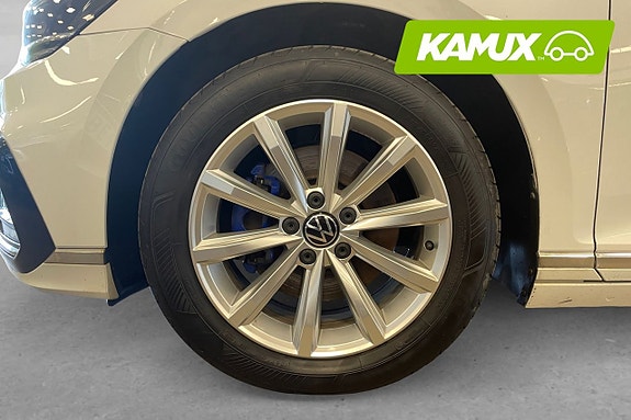Volkswagen Passat 8 of 26