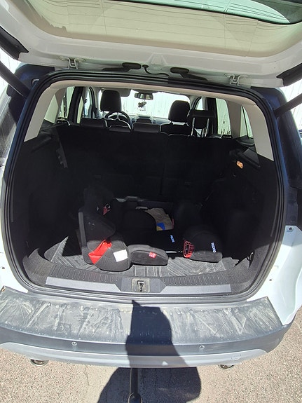 Ford Kuga 2 of 13