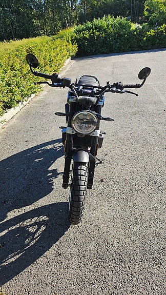 Husqvarna SVARTPILEN 401 3 of 7