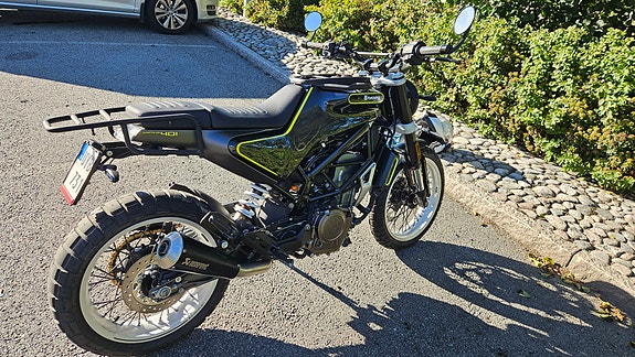 Husqvarna SVARTPILEN 401 2 of 7