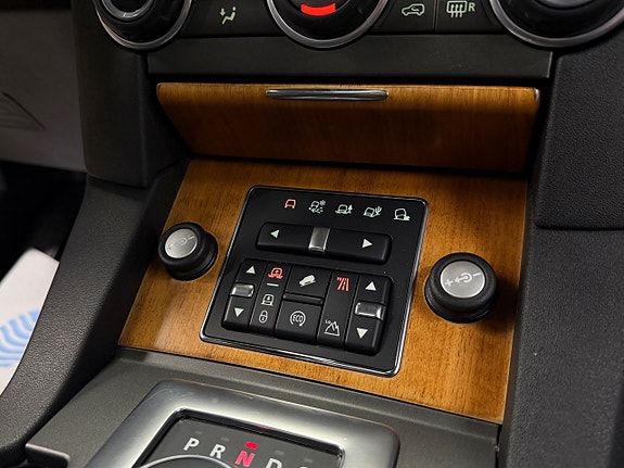 Land Rover Discovery 22 of 30