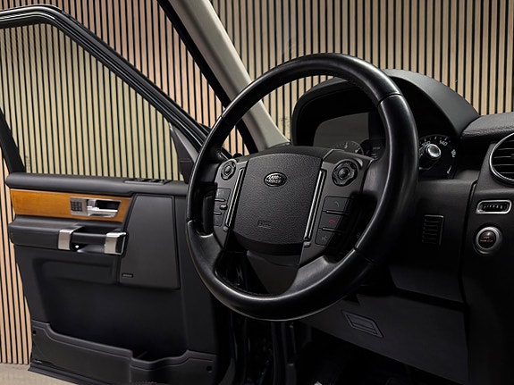 Land Rover Discovery 19 of 30