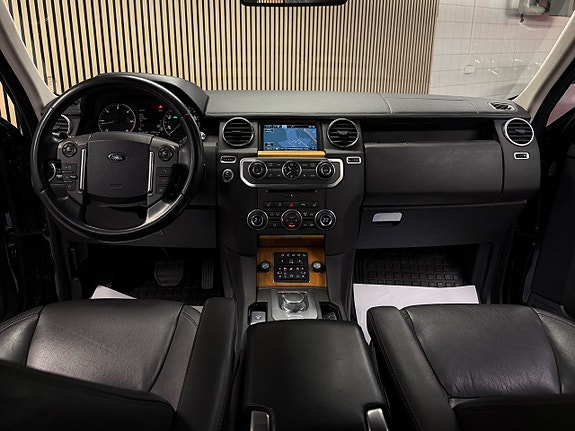 Land Rover Discovery 18 of 30