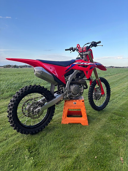 Honda CRF 450 3 of 8