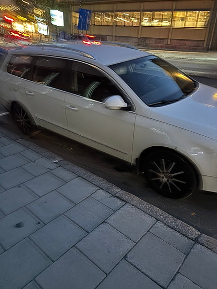 Volkswagen Passat 3 of 4