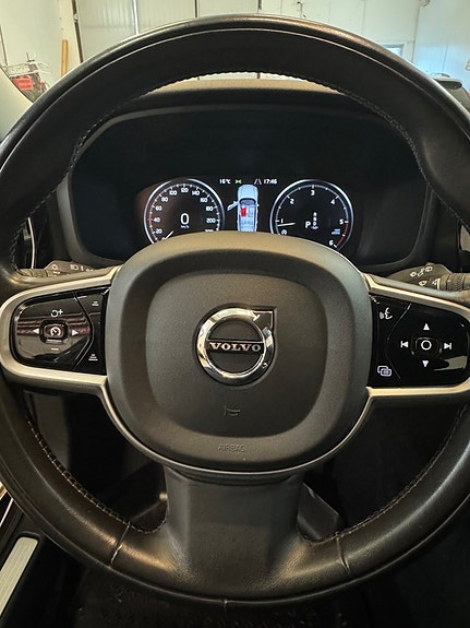 Volvo V60 Cross Country 14 of 30