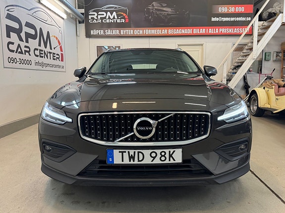 Volvo V60 Cross Country 5 of 30