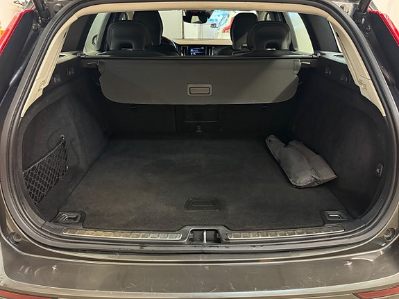 Volvo V60 Cross Country 30 of 30