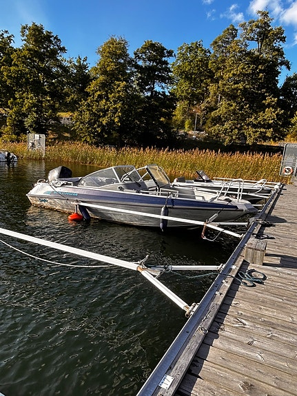 Motorbåt Buster Magnum / Motorboat for sale - 671 RunHrs 2 of 12
