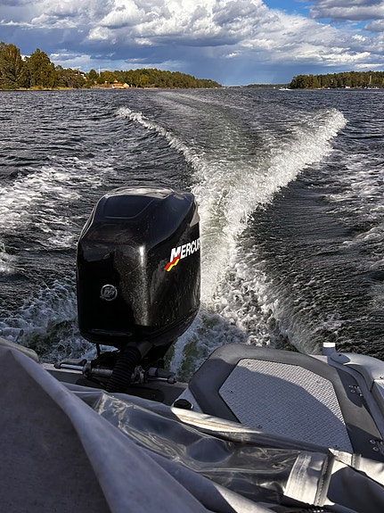 Motorbåt Buster Magnum / Motorboat for sale - 671 RunHrs 11 of 12