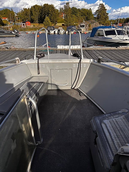 Motorbåt Buster Magnum / Motorboat for sale - 671 RunHrs 9 of 12