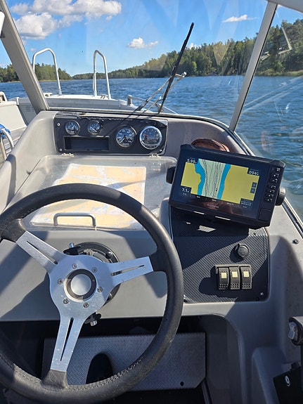 Motorbåt Buster Magnum / Motorboat for sale - 671 RunHrs 5 of 12