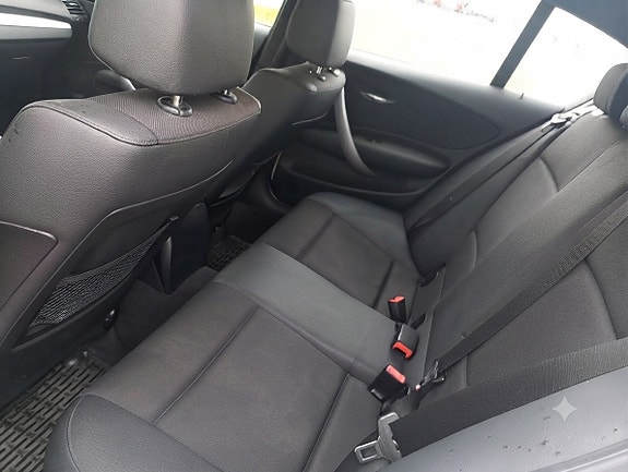 BMW 118d 8 of 8
