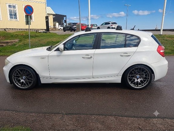BMW 118d 6 of 8