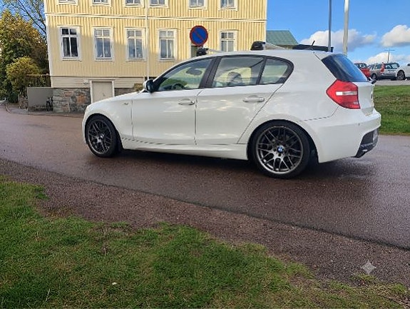 BMW 118d 3 of 8