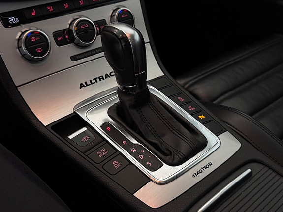 Volkswagen Passat Alltrack 25 of 28