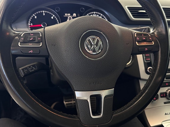 Volkswagen Passat Alltrack 26 of 28