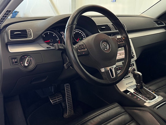 Volkswagen Passat Alltrack 21 of 28