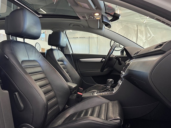 Volkswagen Passat Alltrack 14 of 28