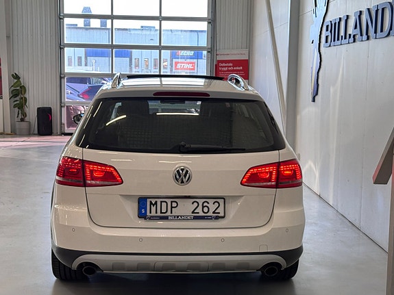 Volkswagen Passat Alltrack 9 of 28