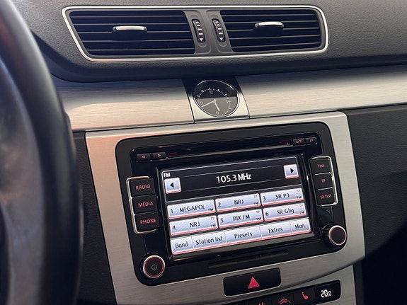 Volkswagen Passat Alltrack 22 of 28