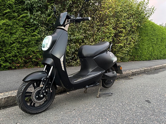 Vespa VÄSSLA 2 2 of 6