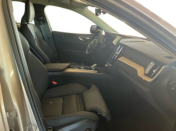 Volvo XC60 4 of 13