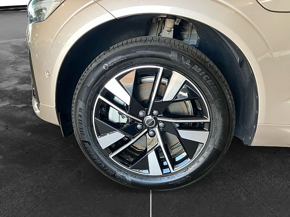 Volvo XC60 9 of 13