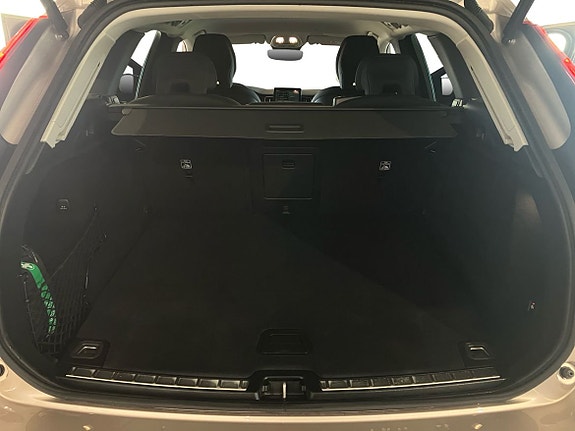 Volvo XC60 13 of 13