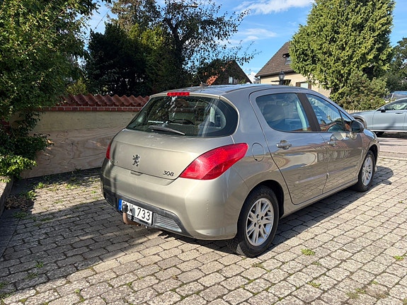 Peugeot 308 4 of 5