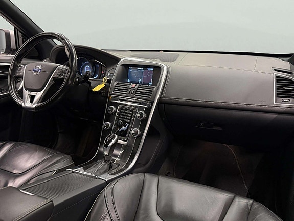 Volvo XC60 15 of 25