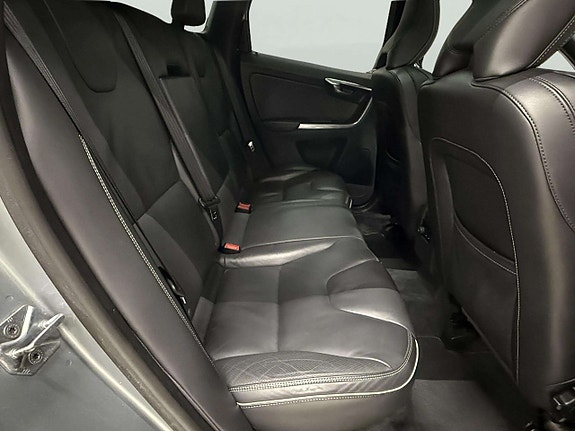 Volvo XC60 16 of 25