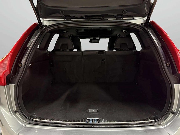 Volvo XC60 17 of 25