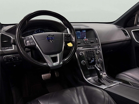 Volvo XC60 13 of 25
