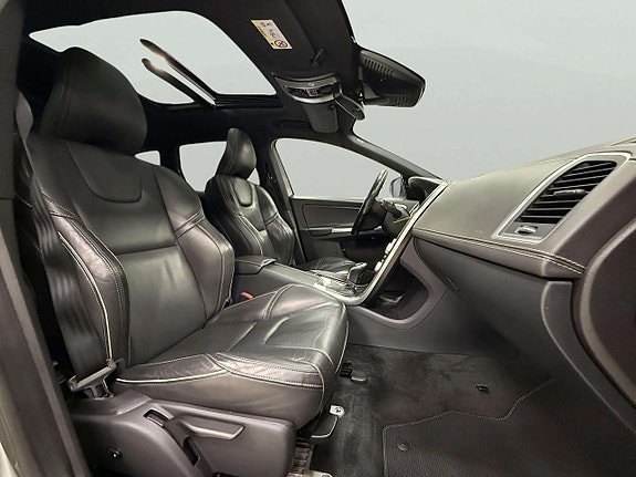 Volvo XC60 14 of 25