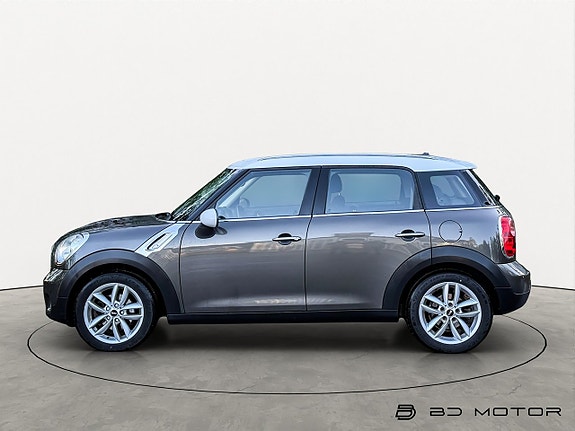 MINI Countryman Cooper D 2 of 16