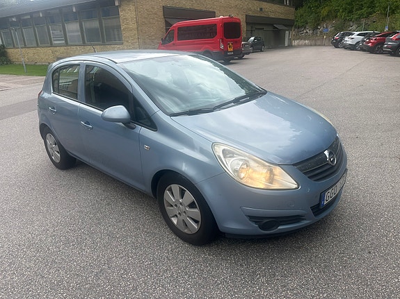 Opel Corsa 2 of 5