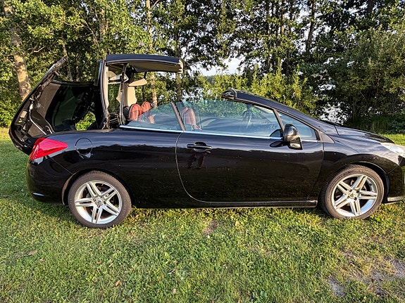 Peugeot 308 2 of 16