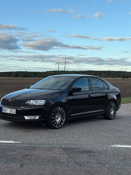 Skoda Rapid 2 of 9