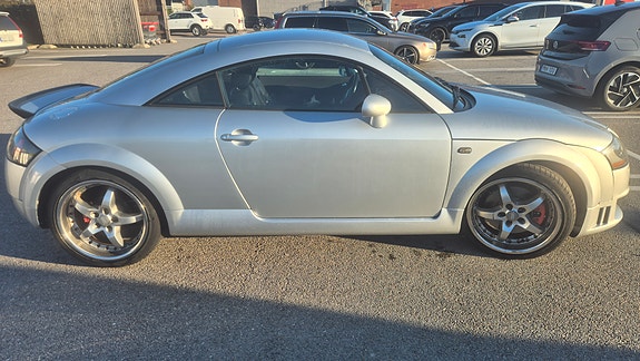 Audi TT 2 of 18