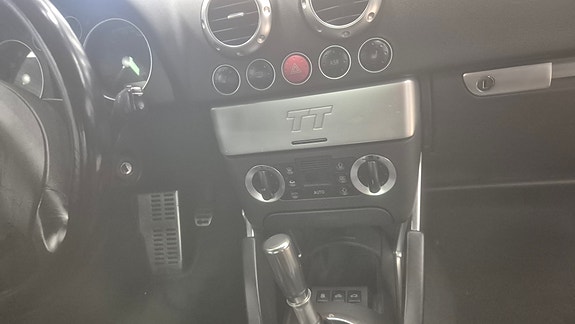Audi TT 8 of 18