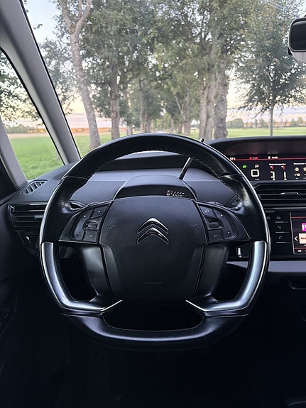 Citroen Grand C4 Picasso 13 of 24