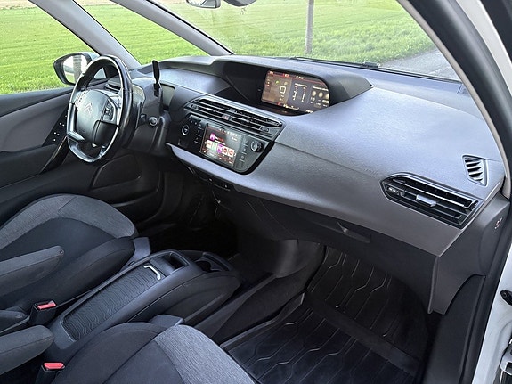 Citroen Grand C4 Picasso 22 of 24