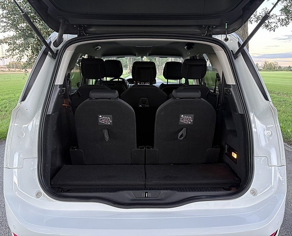 Citroen Grand C4 Picasso 8 of 24