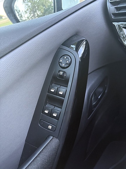 Citroen Grand C4 Picasso 21 of 24