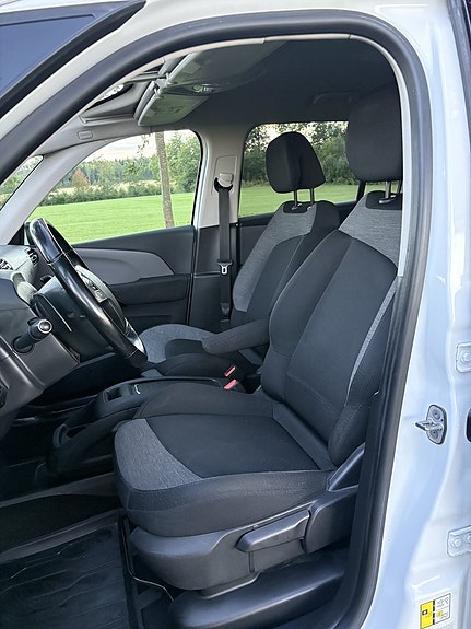 Citroen Grand C4 Picasso 10 of 24